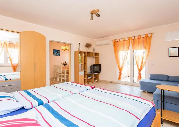 Apartment Maria In Der Naehe Des Strandes By Interhome